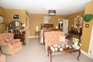 Отели типа «постель и завтрак» The Brown Hen Lodge Bed & Breakfast Бандон-0