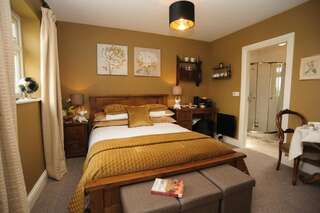 Отели типа «постель и завтрак» The Brown Hen Lodge Bed & Breakfast Бандон Номер Делюкс с кроватью размера «king-size»-20