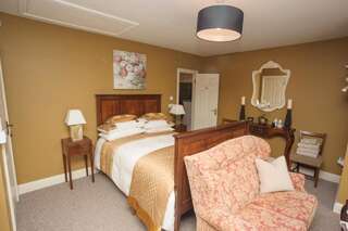 Отели типа «постель и завтрак» The Brown Hen Lodge Bed & Breakfast Бандон Люкс, вид на сад-4